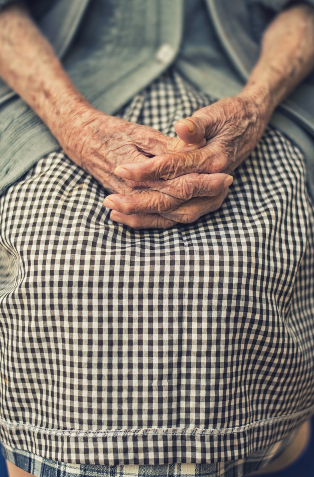 What is Arthritis? Here are HealthCare4all&rsquo;s best products to help with the pain